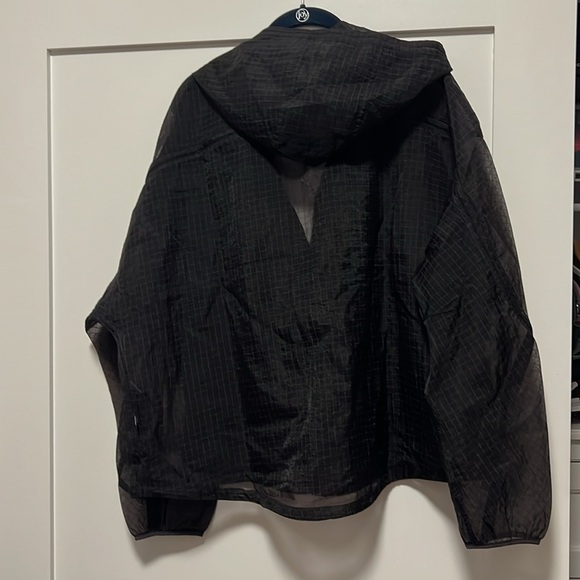 Lululemon NWT Team Canada Translucent Hooded Jacket Paris Olympics 2024 - Picture 6 of 13